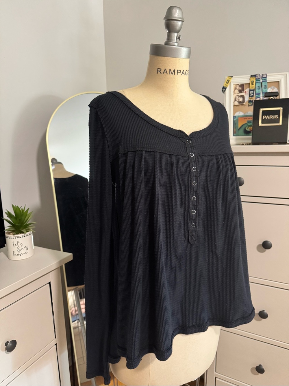 We The Free Kai Henley Thermal Top Black High Low Swing Size XS